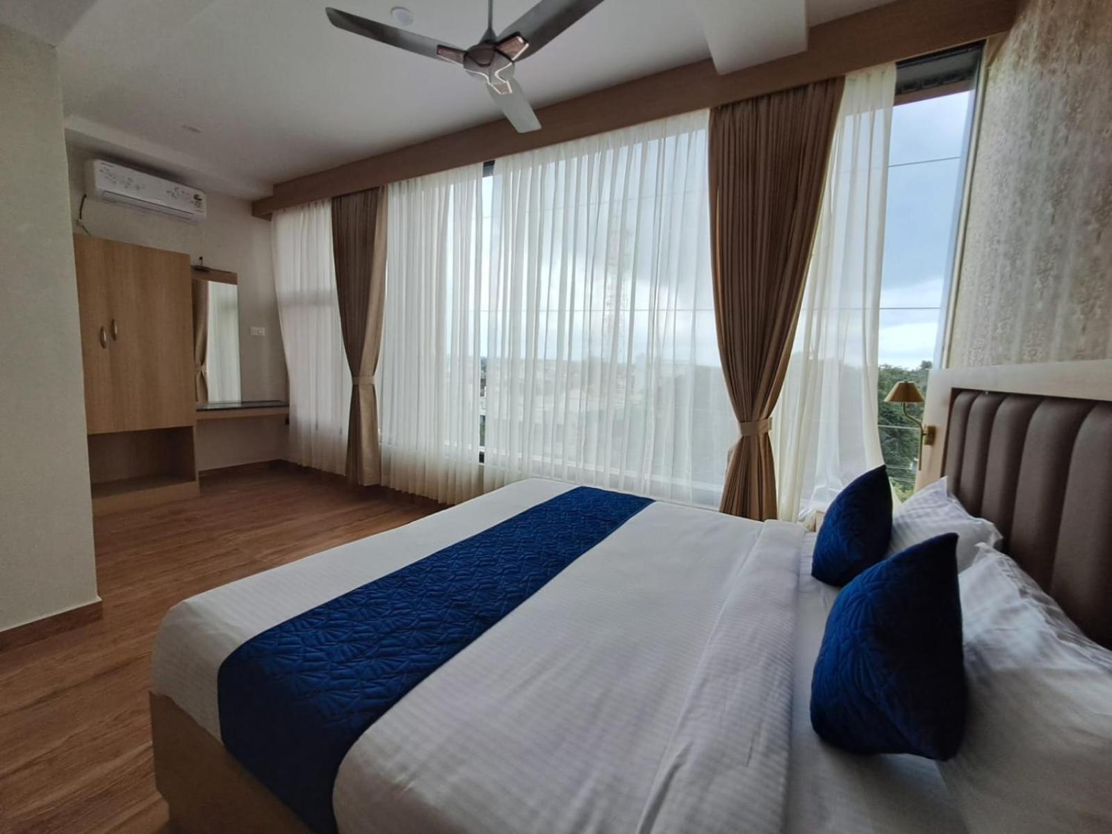 Sky Inn مَسّور المظهر الخارجي الصورة