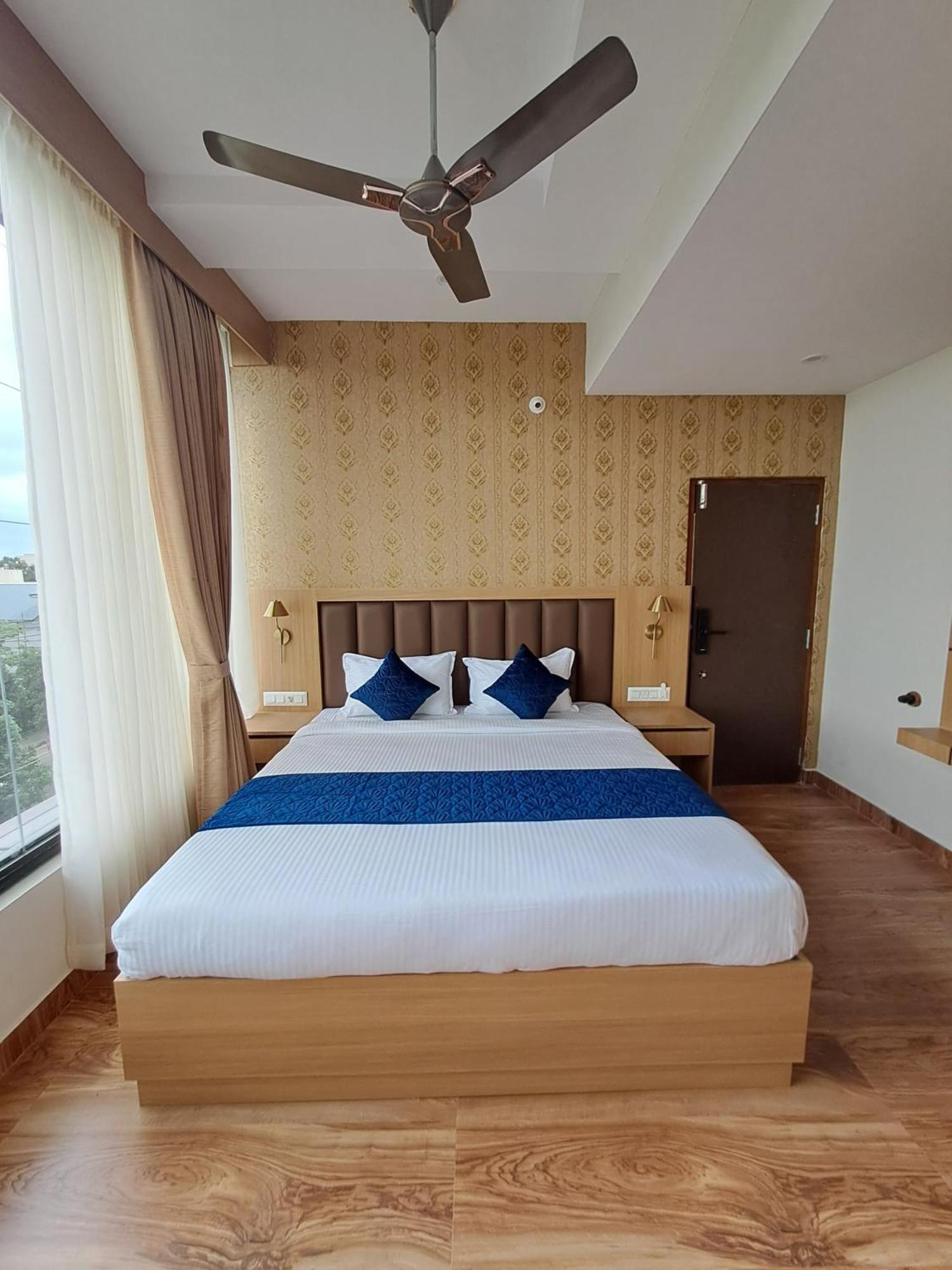 Sky Inn مَسّور المظهر الخارجي الصورة