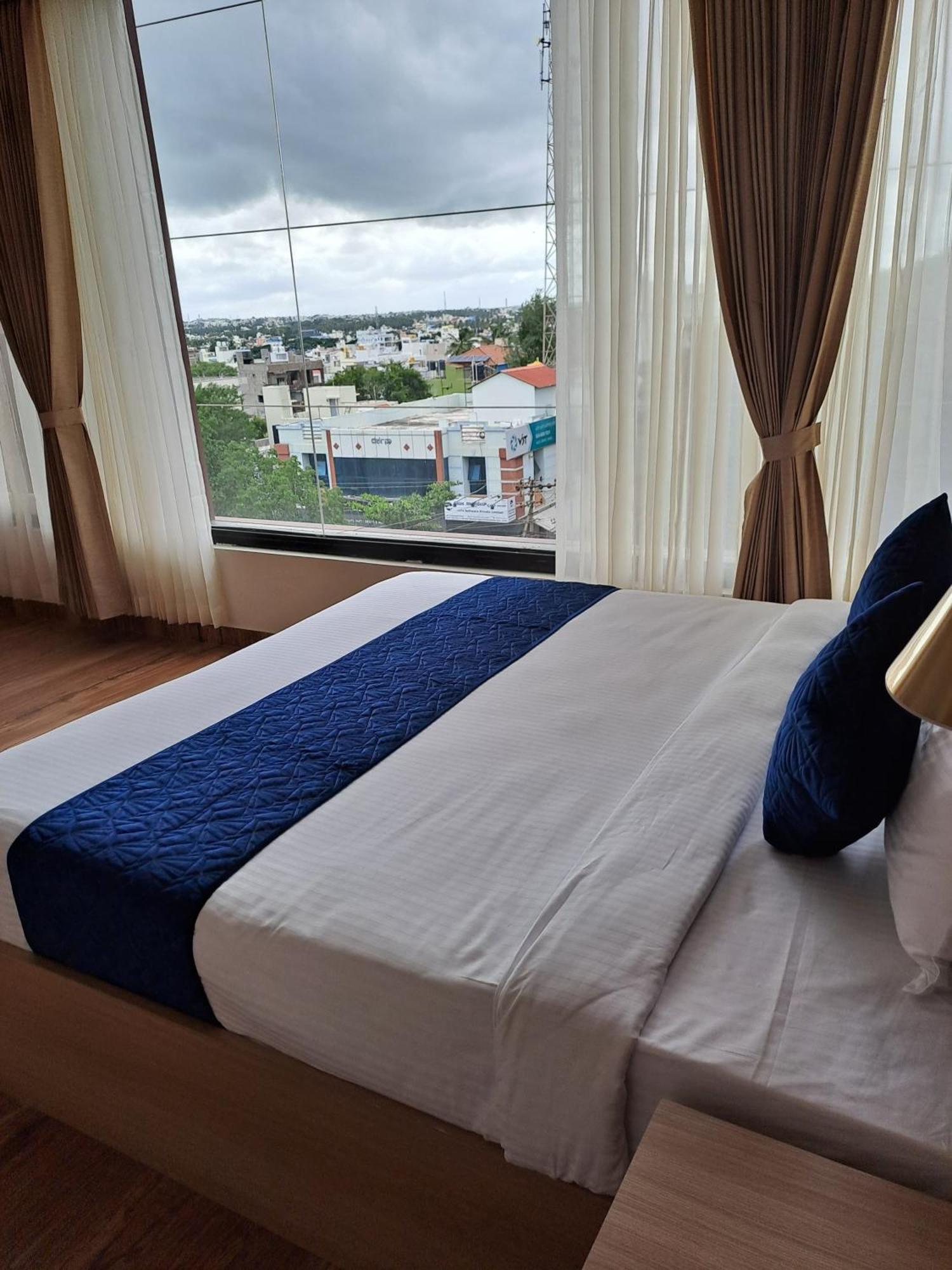 Sky Inn مَسّور المظهر الخارجي الصورة